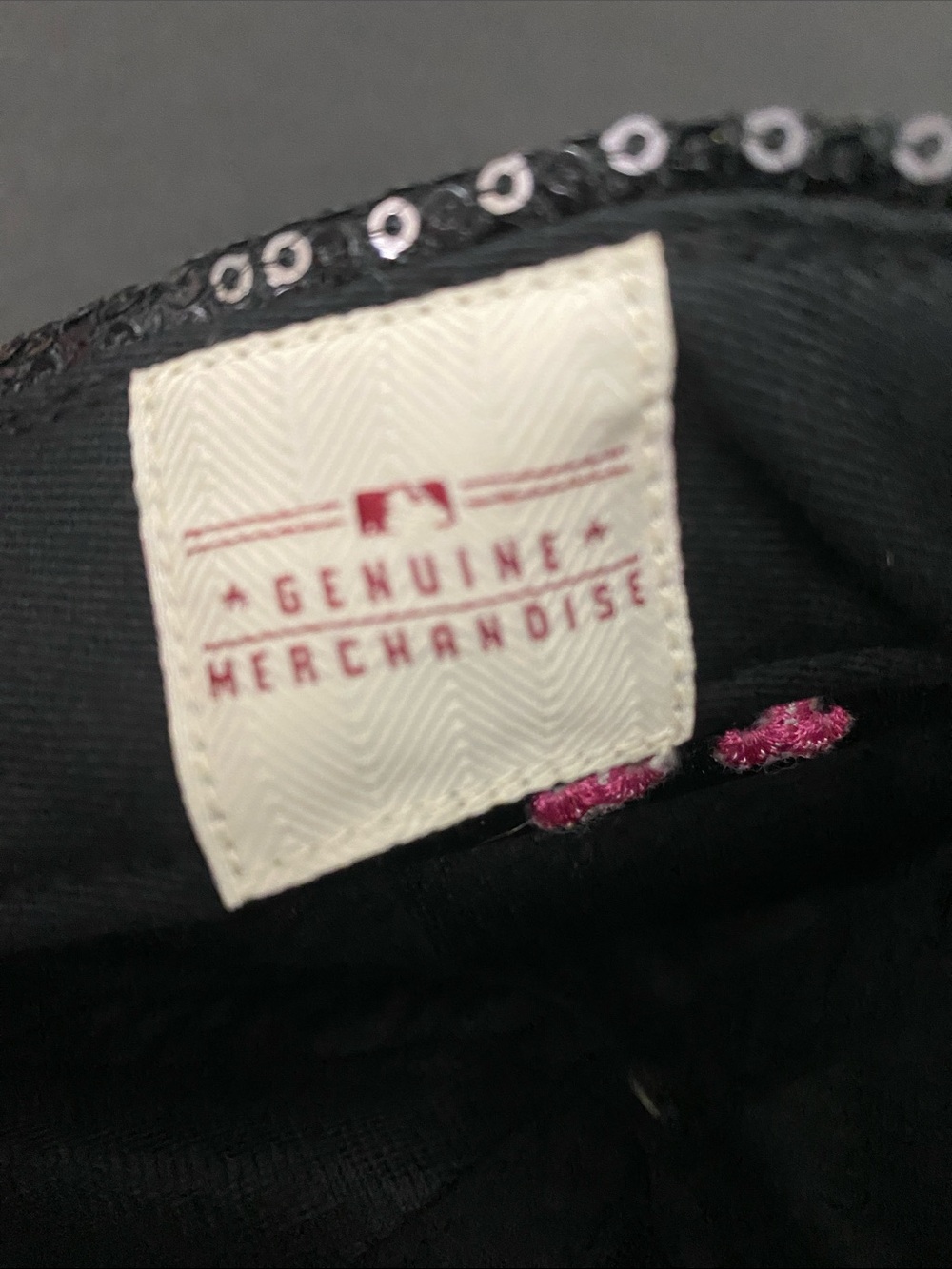 New York Mets ‘47 MBL Black Sequin Baseball Cap with Pink Logo - Picture 3 of 8